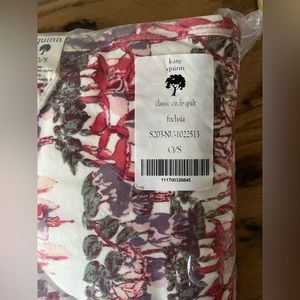 Kate Quinn Classic Circle Quilt - Fuchsia